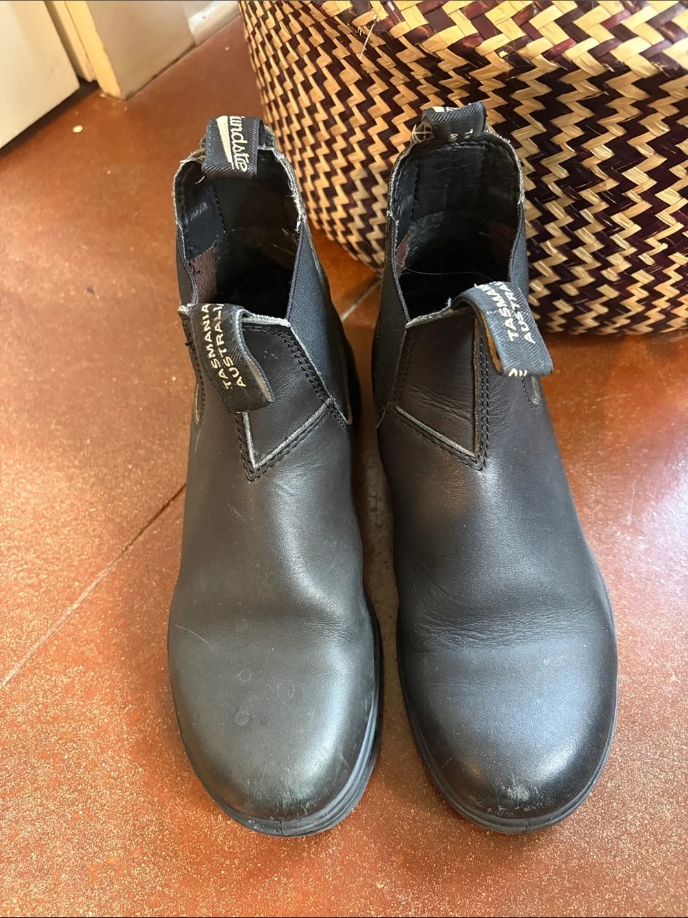 Blundstone Brown Leather Chelsea Boots with Black Elastic (Need to be resoled)